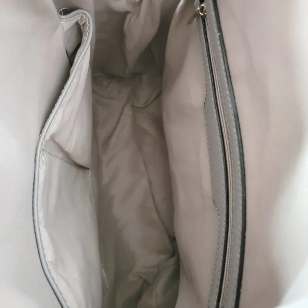 gray medium backpack - Picture 5 of 5